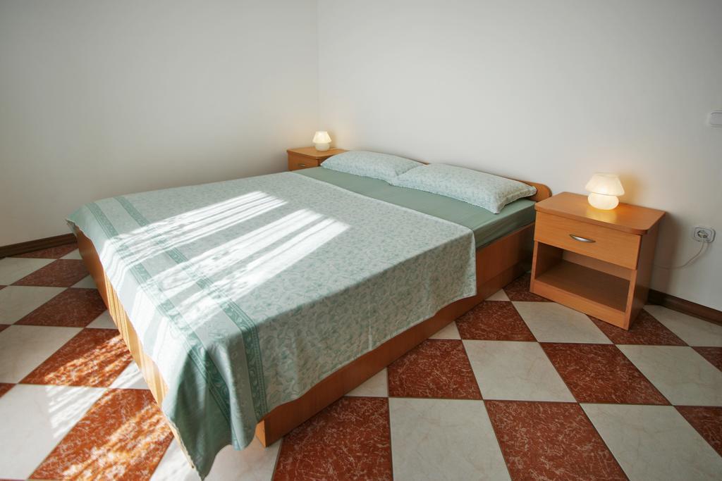 Ava Apartment